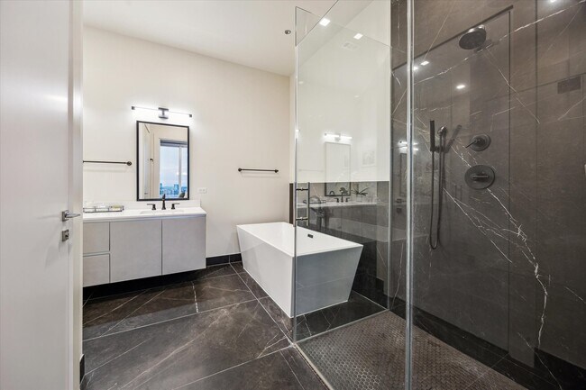 Building Photo - 1711 Allen Pkwy