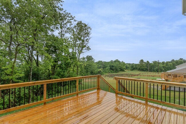 Building Photo - 620 Hogrefe Rd