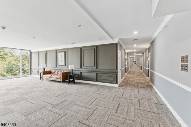 Building Photo - 140 W Webster Ave