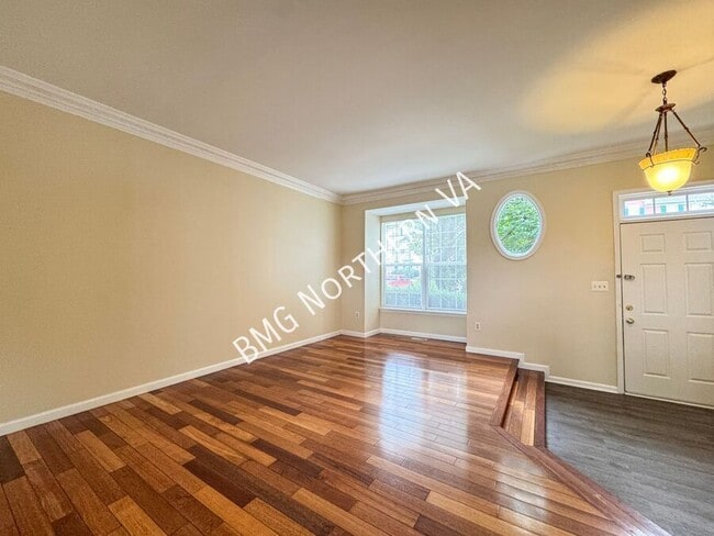 Building Photo - 10230 Magnolia Grove Dr