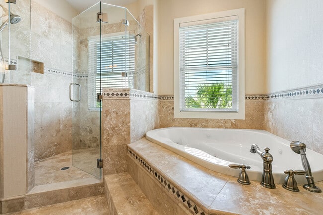 Building Photo - 681 Ocean Palm Way