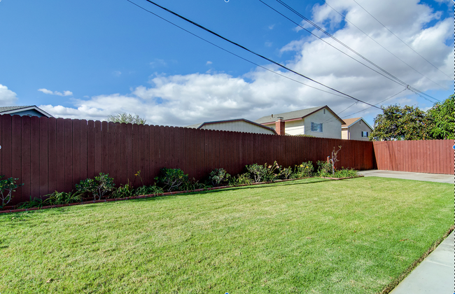 Building Photo - Beautiful 3 Bedroom Costa Mesa Home