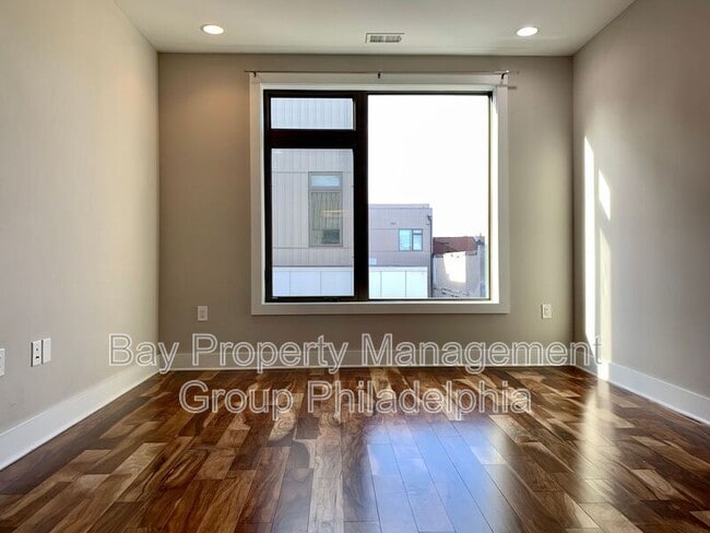 Building Photo - 842 N American St