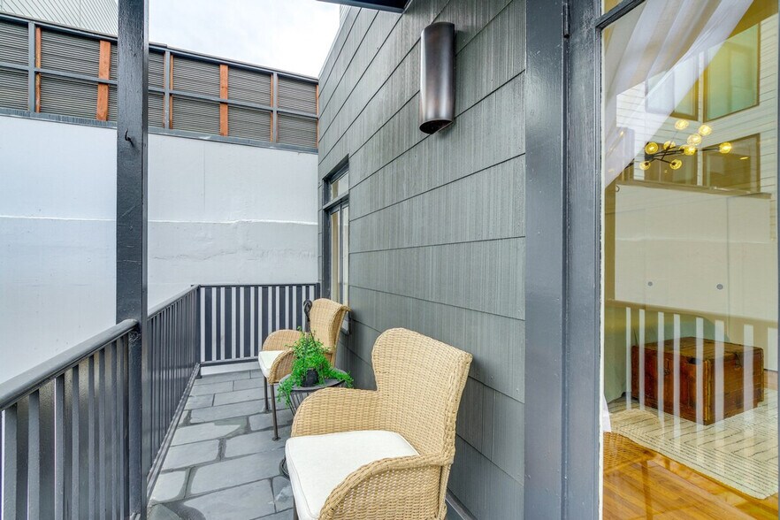 Building Photo - 3232 Divisadero St