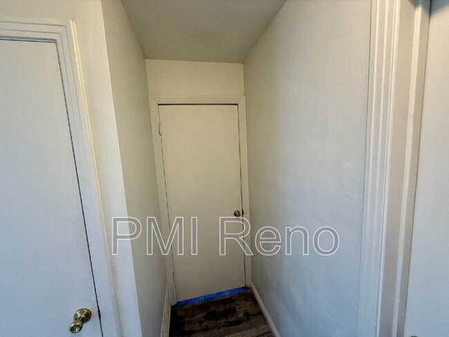 Building Photo - 790 Topaz Dr