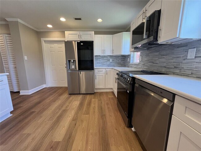Building Photo - 3807 Belle Vista Dr E
