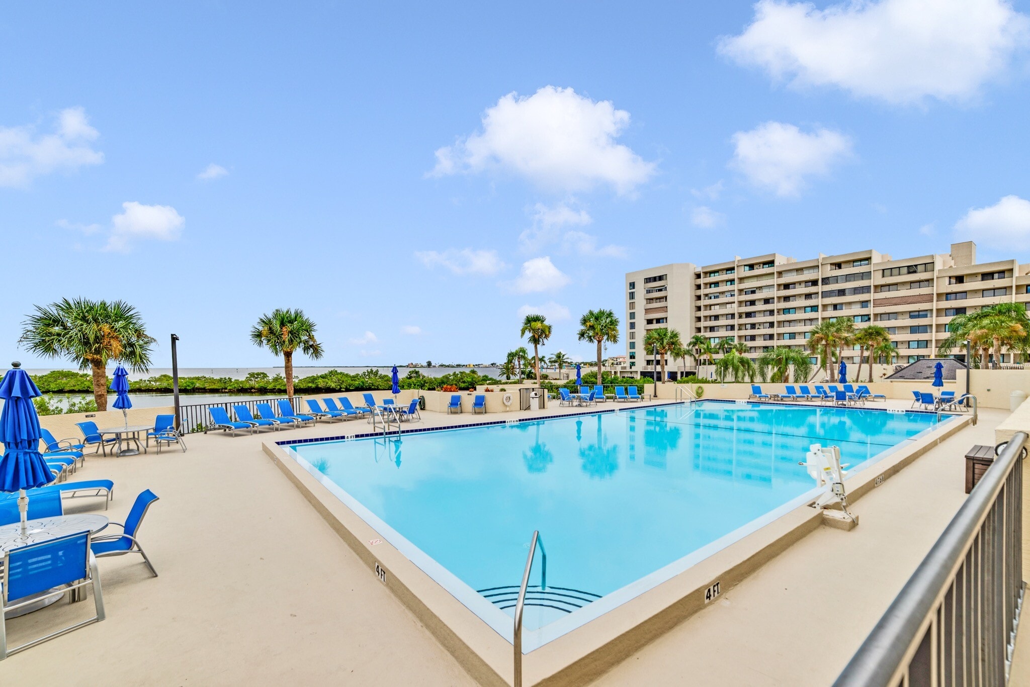 Building Photo - 5915 Sea Ranch Dr