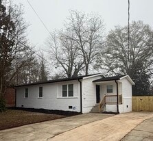 Building Photo - 1743 Thomasville Dr SE