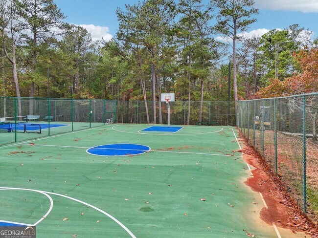 Building Photo - 7379 N Mitchell Ct