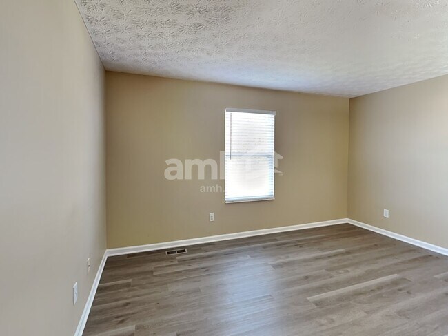 Building Photo - 509 Lake Front Dr