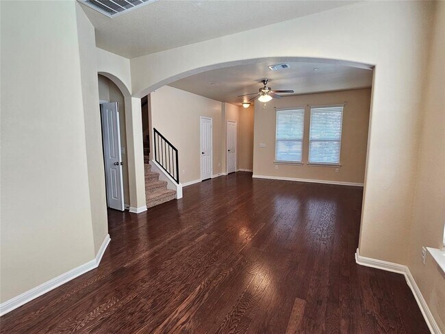 Building Photo - 808 Lost Pines Ln