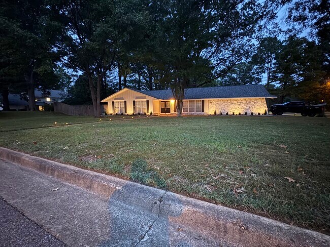 Primary Photo - 1550 Cordova Rd