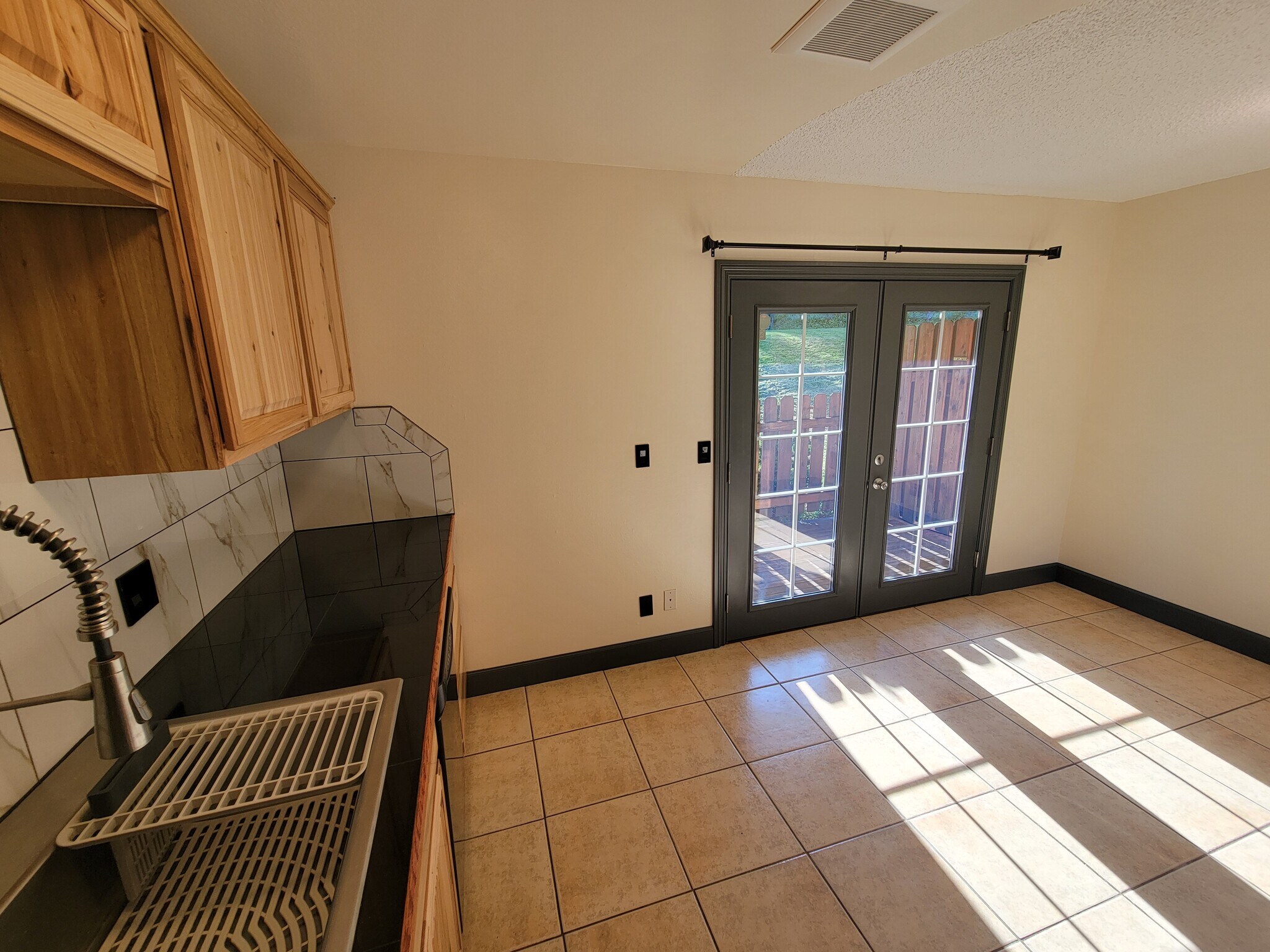 Building Photo - 1343 NW Drake Way