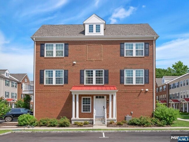 Building Photo - 106 W Ramsey Terrace