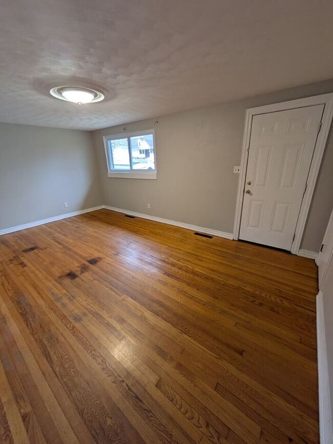 Building Photo - 3BD/2.5BA Single Family Home in Conover, NC