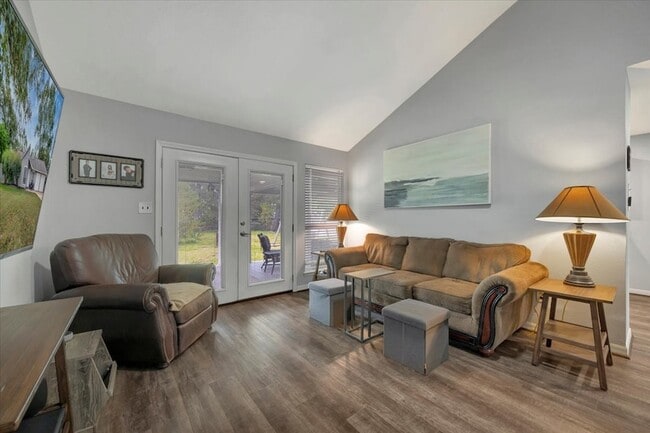 Building Photo - 2610 Loganberry Cir