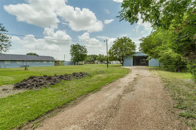 Building Photo - 925 W Lucas Rd