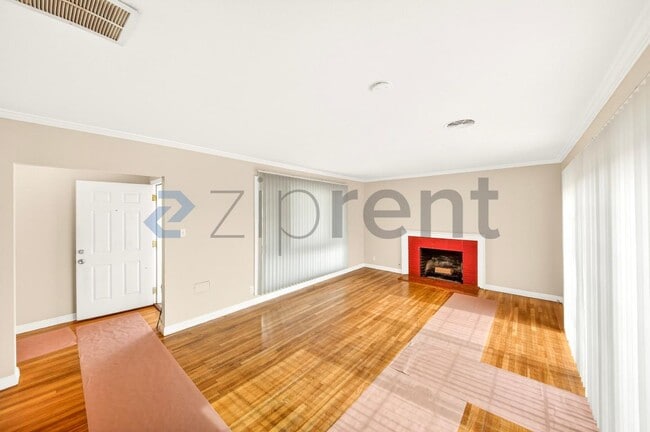 Building Photo - 1200 E Elgenia Ave