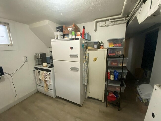 Building Photo - Aug 1st 2026/2027 Pre-leasing Close to 1.5 Blks to CSU & Old Town