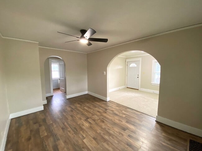 Building Photo - Available E Peoria 3BR/1BA w/Garage