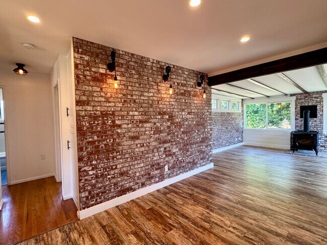 Building Photo - Upgraded, Charming House in La Mesa 2Bd/1Ba, Attached Garage, Large Backyard