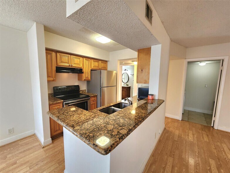 Building Photo - 5654 Rock Island Rd