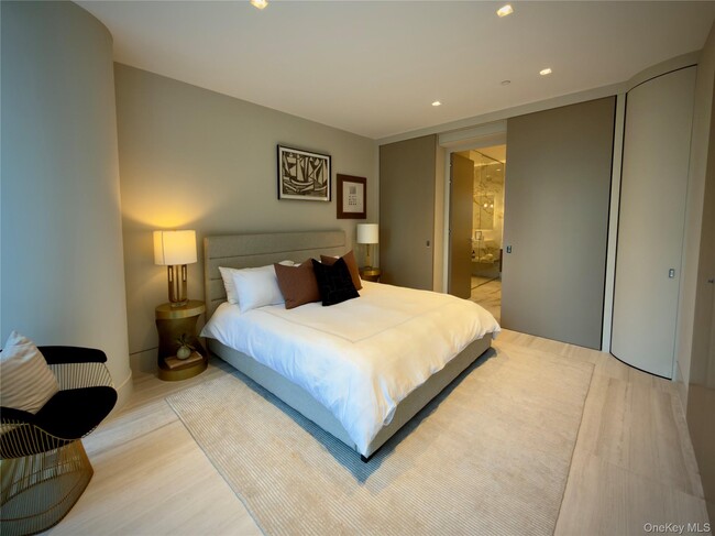 Building Photo - 18 W 53rd St