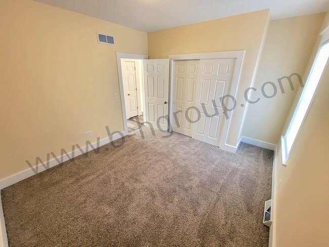 Building Photo - Newly Updated