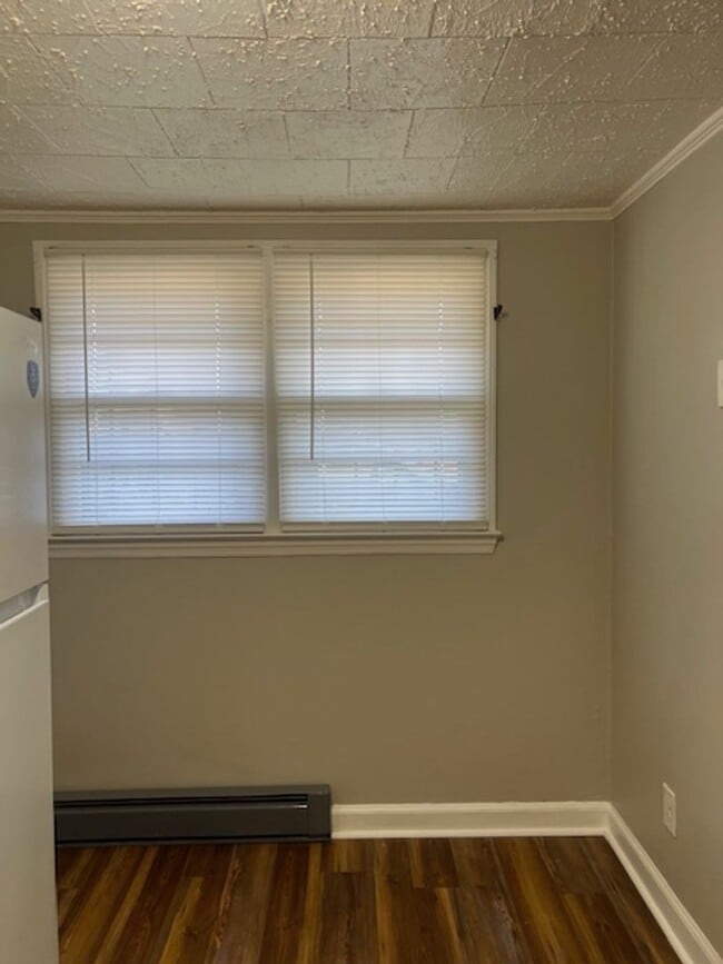 Building Photo - 209 Johnson St