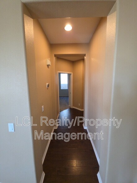 Building Photo - 27635 Whisperwood Dr