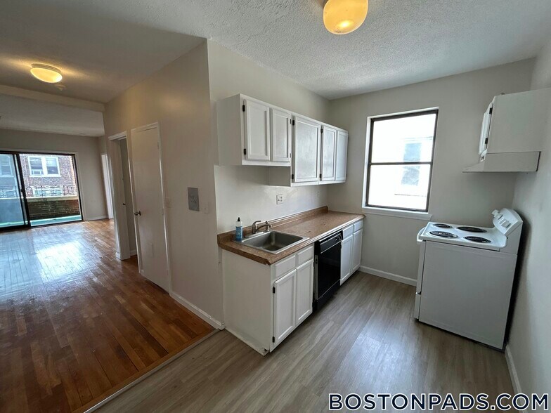 Building Photo - 317 Summit Ave