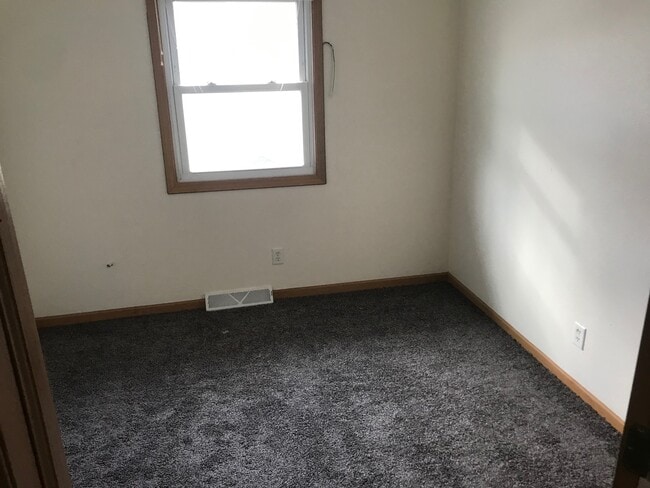 Building Photo - 10441 W Donna Dr