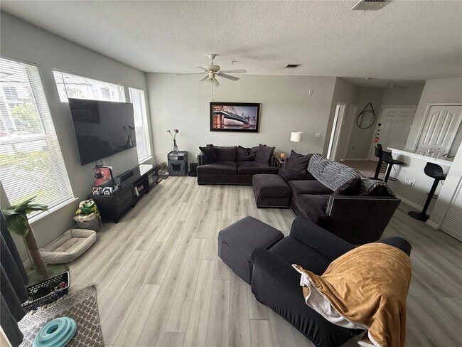 Building Photo - 5511 Legacy Crescent Pl