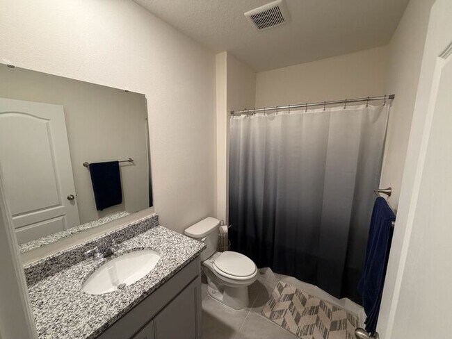 Building Photo - Stylish 3 ed 3 bath townhome in Apopka!!