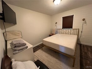 Building Photo - 11 Wall St