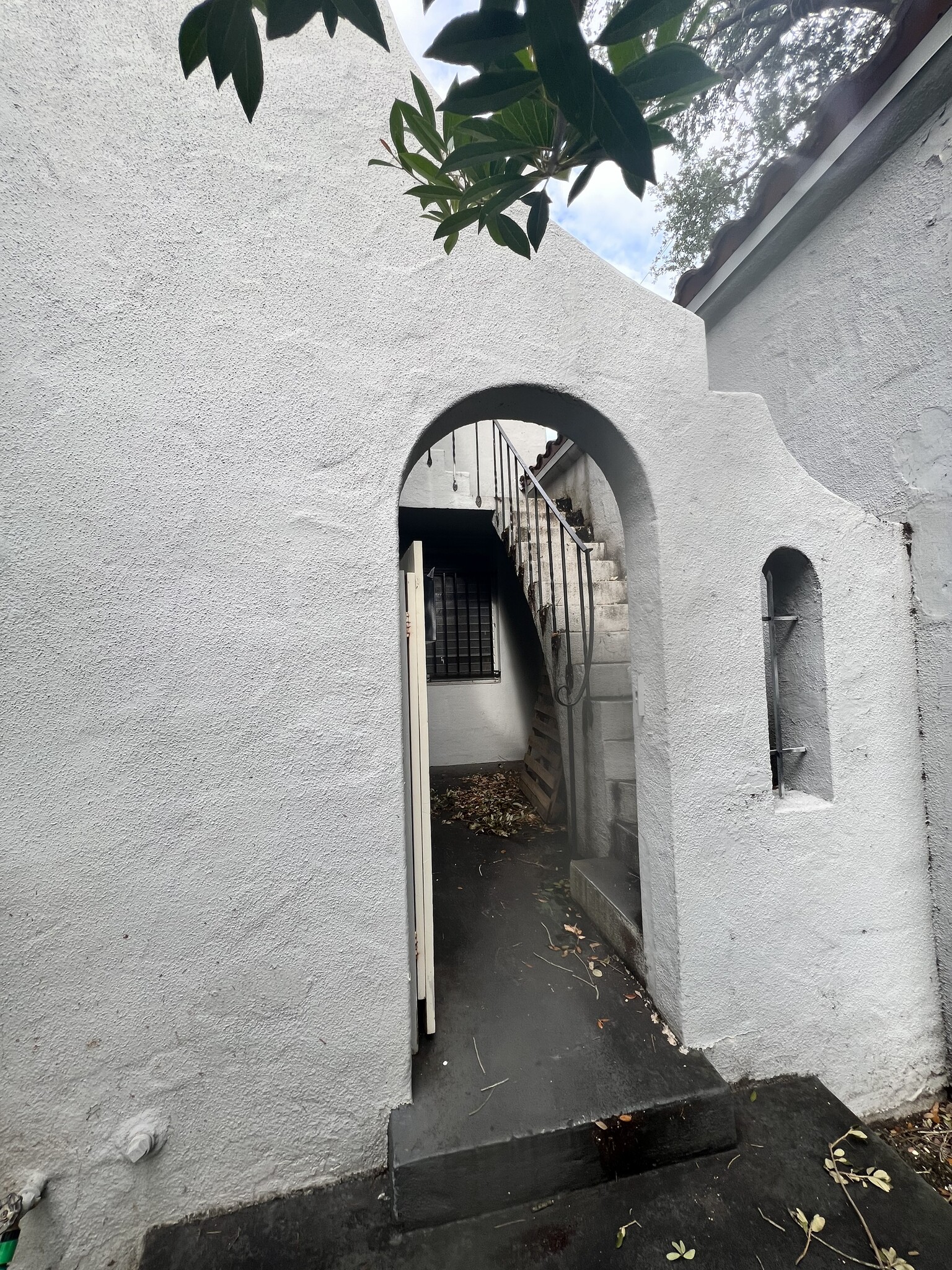 Building Photo - 100 NE 43rd St