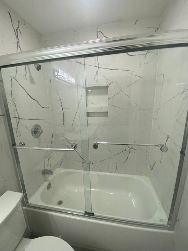 Building Photo - 4831 Wickview Ln