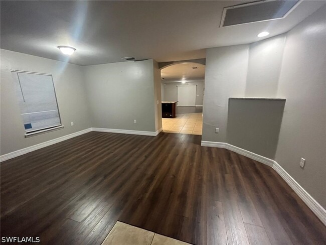 Building Photo - 742 Center Lake St