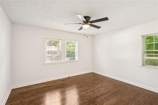 Building Photo - 125 Chappell Rd SW