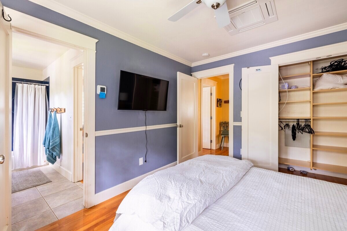 Middle Bedroom - 165 Terrace St