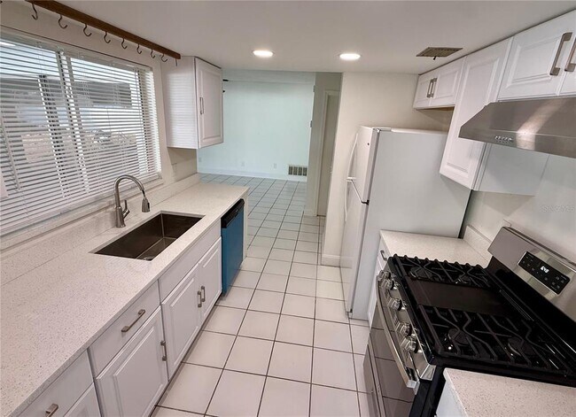 Building Photo - 2632 Talbot Rd