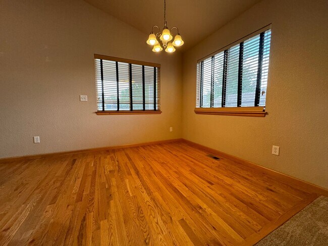 Building Photo - Wonderful Home in Wellington