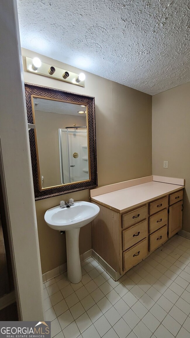 Building Photo - 5005 Johns Creek Ct