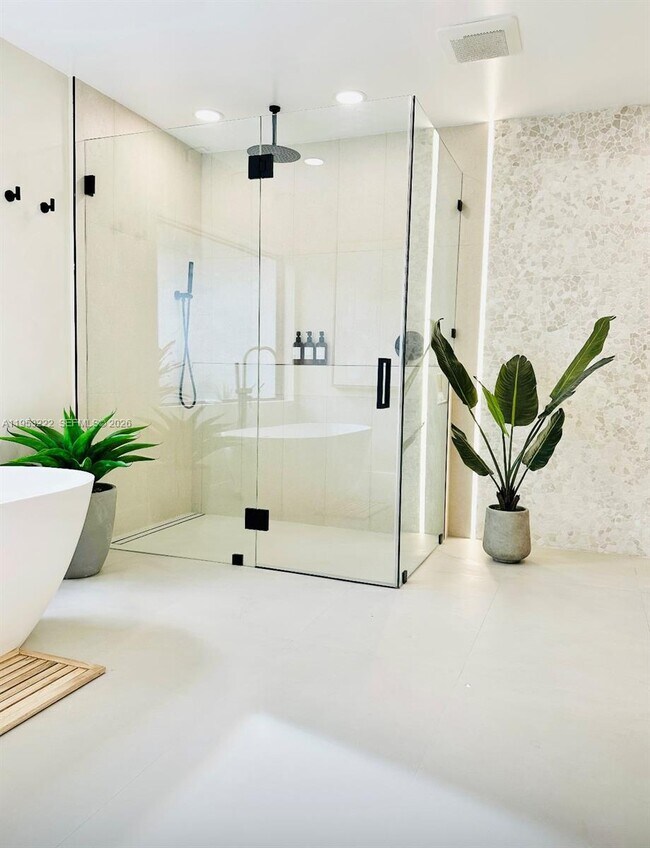 Building Photo - 2475 NW 25th St