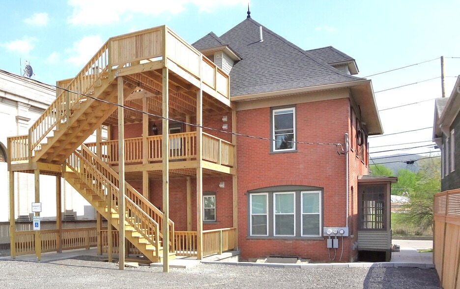 Rear of Property - 659 E 3rd St
