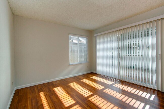 Building Photo - 5909 Manorwood Ct