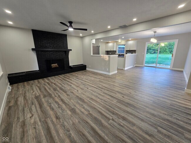 Building Photo - 2115 Dawnshire Dr