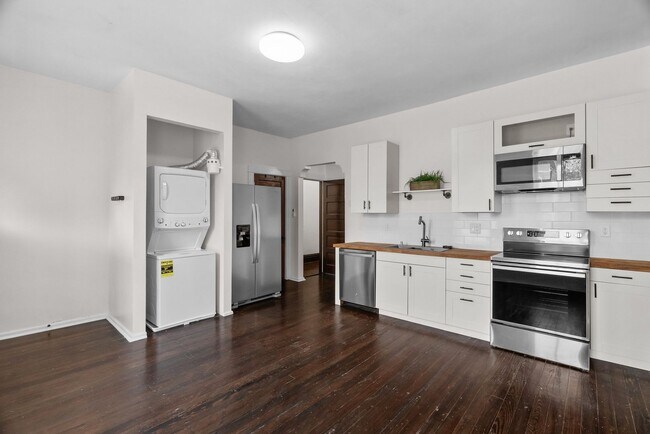 Building Photo - 2042-2044 RUSSELL BLVD
