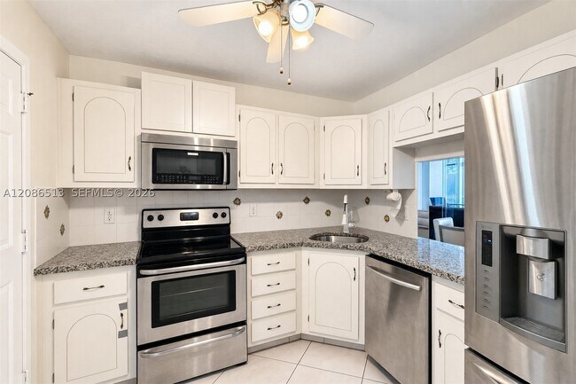 Building Photo - 1865 S Ocean Dr