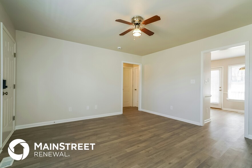 Building Photo - 813 Lusterleaf Pl